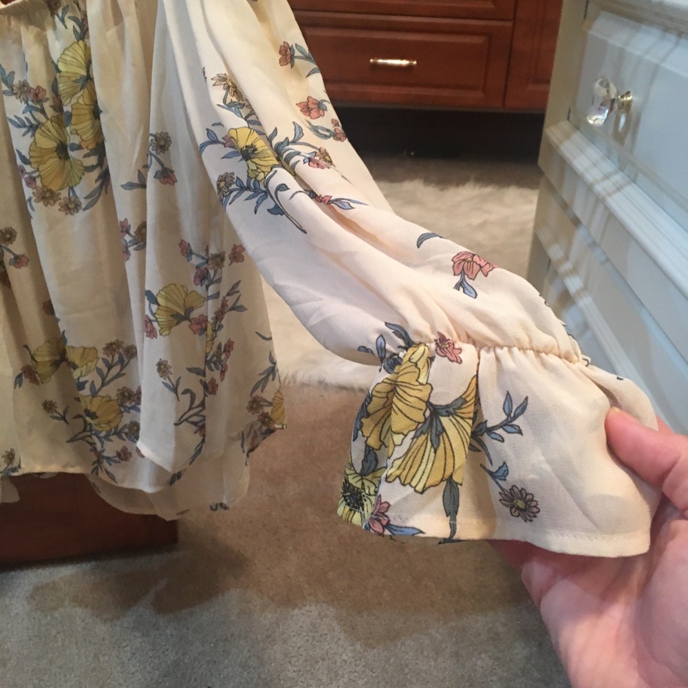 Forever 21 Off the Shoulder Blouse - Picture 2 of 3